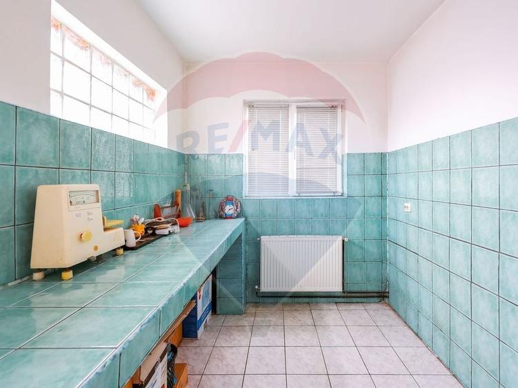 Casa cu destinatie de spatiu comercial, zona Episcopia - 8