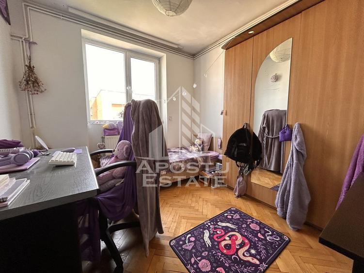4 camere decomndat Pia?a Unirii | Terasa, parcare in c... - 10