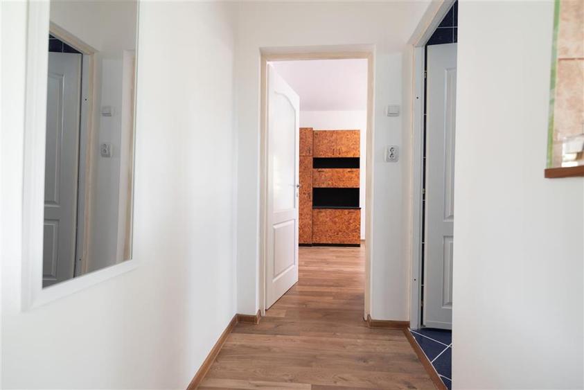 RECO Apartament 2 camere decomandat Rogerius etajul 3 - 12
