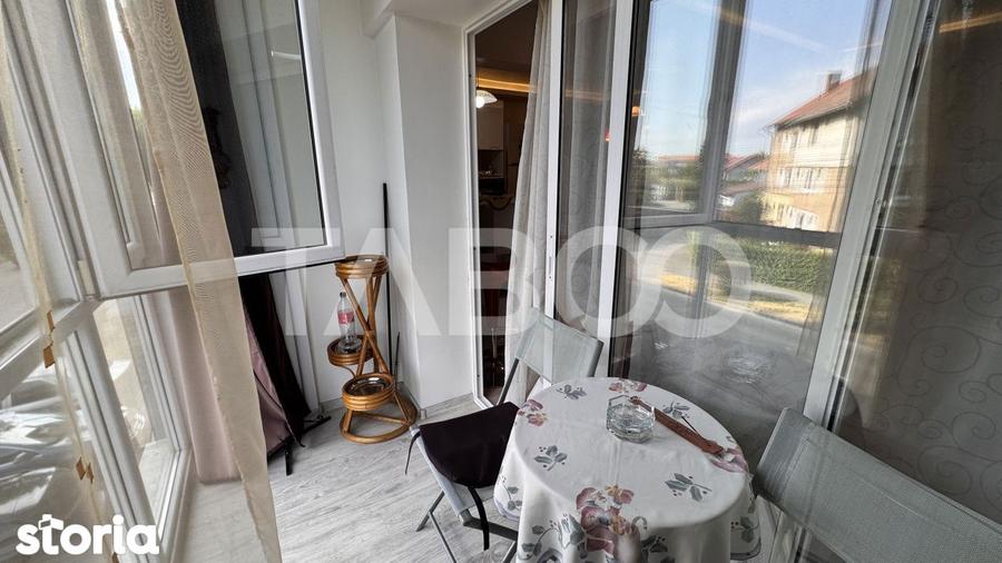 Apartament cu 4 camere semidecomandat, mobilat în Est