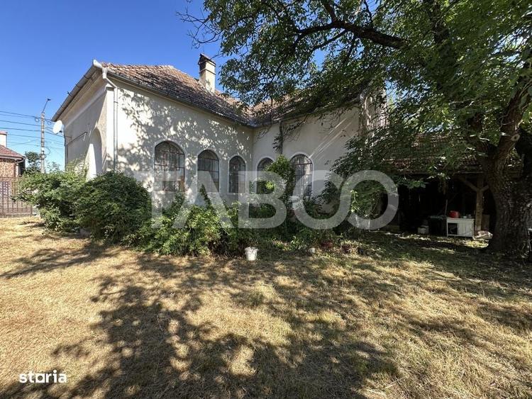 Casa cu potential de investitie in centrul satului 1540 mp teren - 3