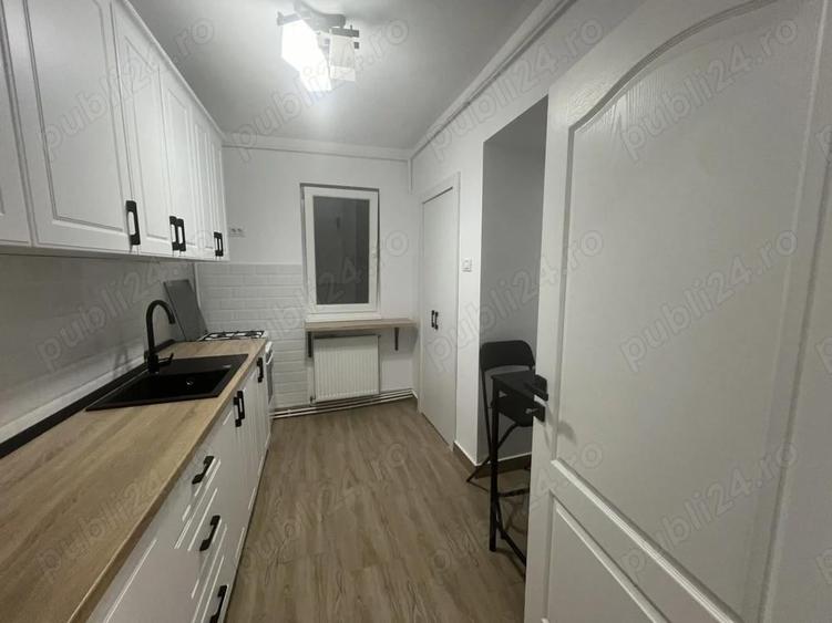 Inchiriez apartament 3 camere decomandat Iulius Mall - 1