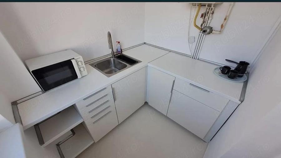 garsoniera ultracentral str.Victoriei 28mp,etaj2 din4, 73000euro - 1