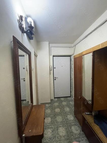 Traian, zona Ursus,2 camere decomandat,etaj 1,mobilat si utilat clasic,2, bai, balcon mare,250 euro - 3