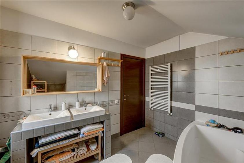 Casă individuală cu 4 camere cu Teren 512 Mp în Snagov