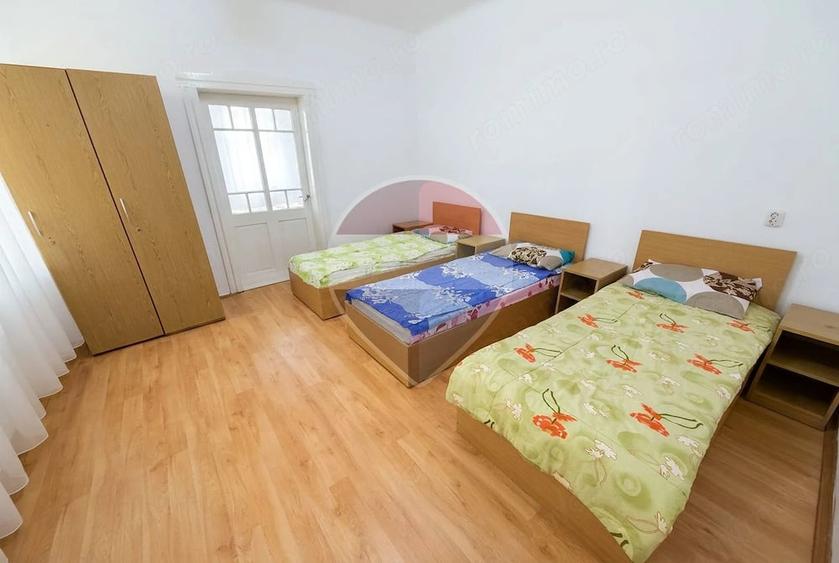 Casă cu Teren 1330 Mp în Central