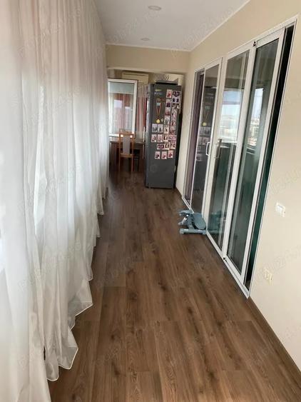Apartament cu 3 camere decomandat, mobilat în Faleza Nord
