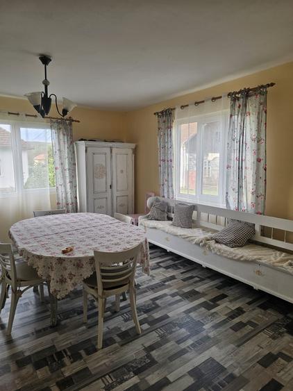 Casă cu 4 camere în Rișculița
