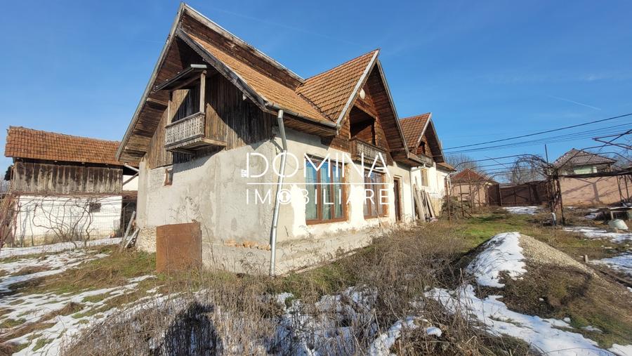 Casă individuală cu 5 camere cu Teren 2333 Mp în Arcani