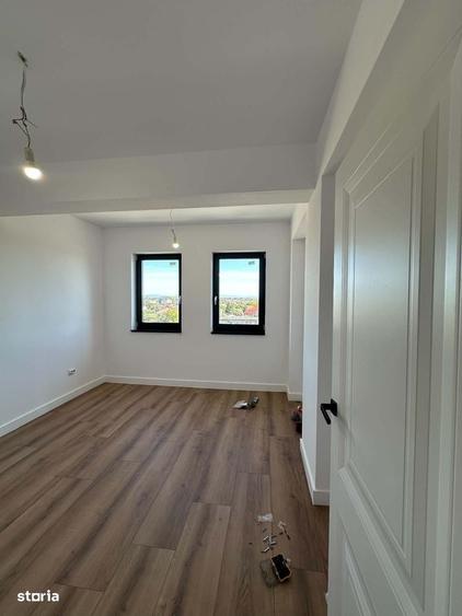 Apartament cu 3 camere decomandat în Carpați 2