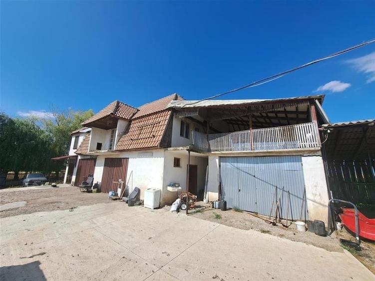 Casă individuală cu 3 camere cu Teren 1000 Mp în Sânlazăr