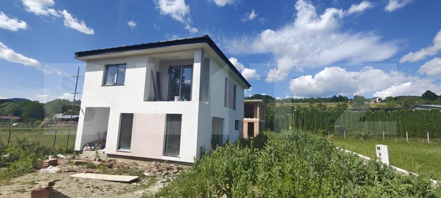 Casă individuală cu 4 camere cu Canalizare în Năsăud