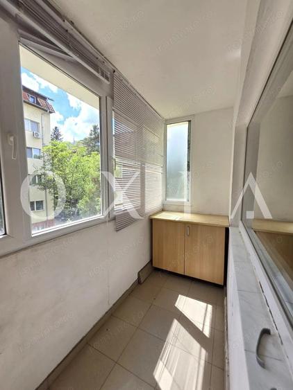 Apartament cu 3 camere semidecomandat în Girocului