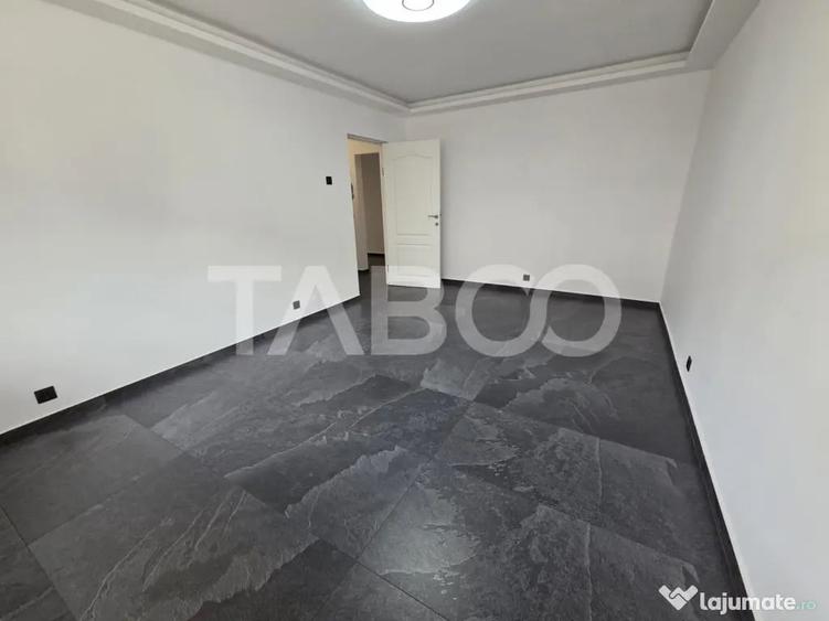 Apartament cu 4 camere decomandat în Central