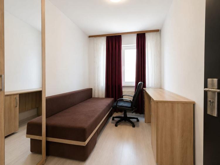 Apartament cu 3 camere semidecomandat, mobilat în Tomis Nord