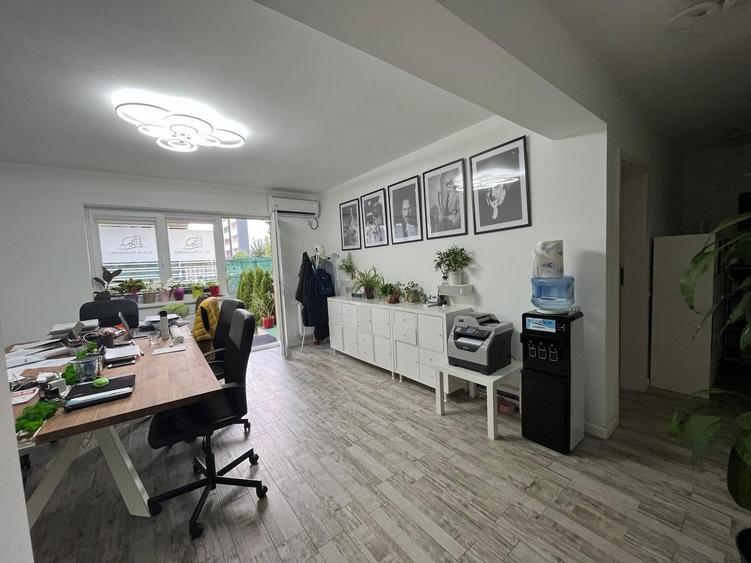 Birou, de 62 mp, în Central