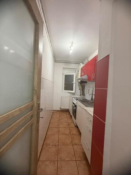 Apartament cu 2 camere semidecomandat, mobilat în Blașcovici