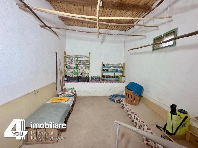 Casă cu 7 camere cu Teren 864 Mp în Drauț