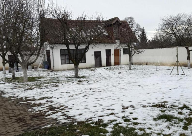 Casa de vanzare cu teren generos la doar 15 minute de - 7