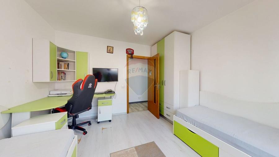 Apartament 3 camere, 2 băi, 2 parcări de vânzare zona Avantgarden 2 - 18