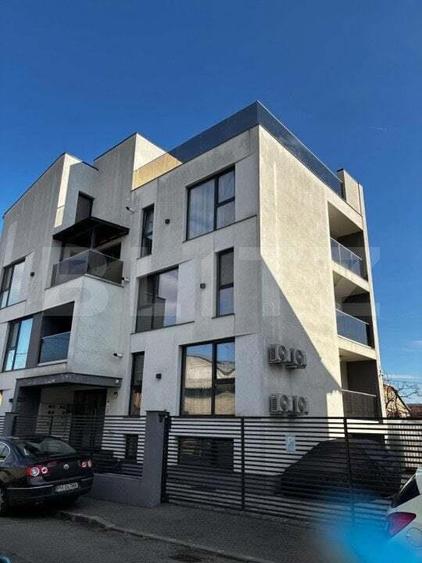 Apartament 2 camere, cu loc de parcare in curte, zona centrala - 1