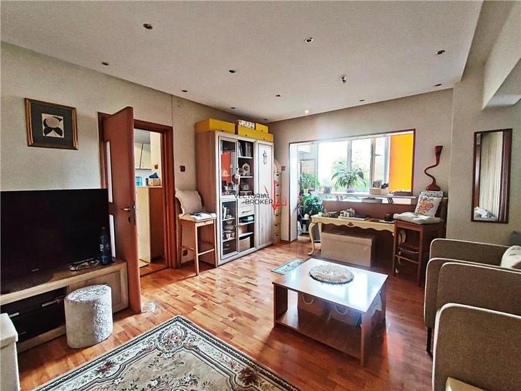 Calea Mosilor,  et.4/8, la 8 min de metrou OBOR - 13