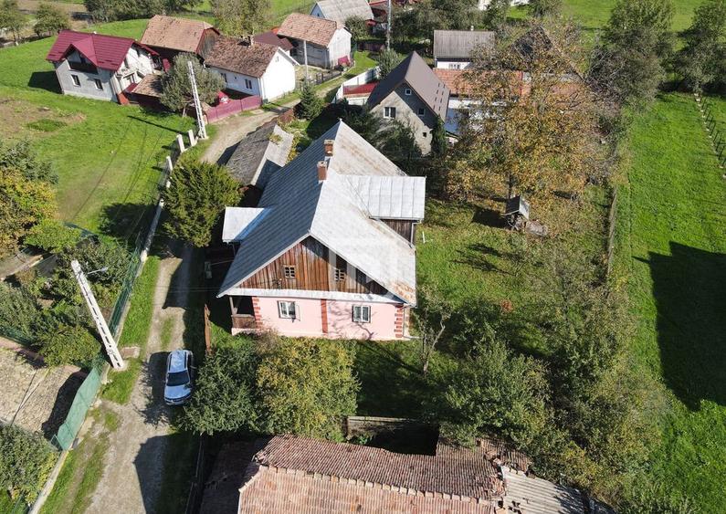 Casa traditional bucovineana la poalele muntilor Bucovinei - 18