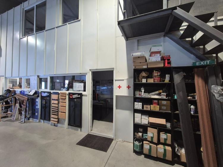 De vanzare hală cu birouri de lux și anexă rezidențială | Pantelimon - 28