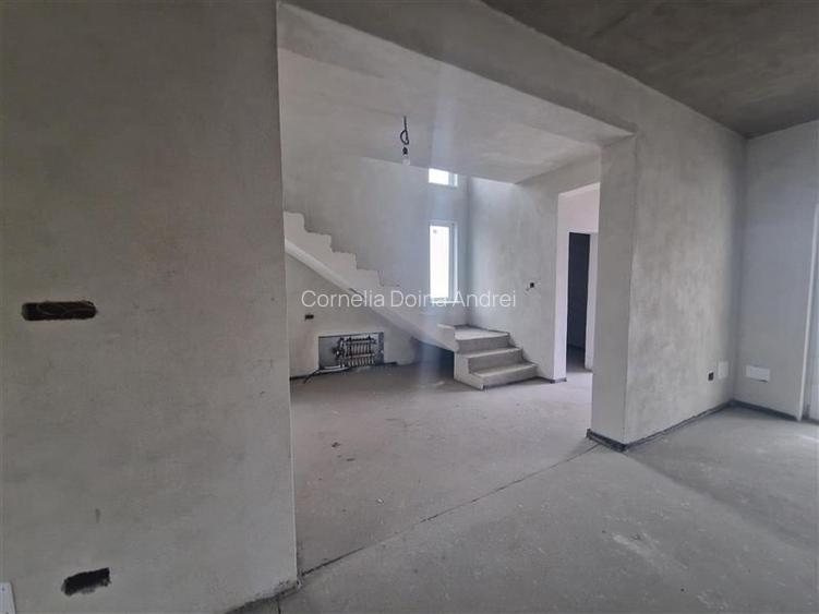 Apartament P+E, teren 179 mp - parte dintr-un triplex - Caminul De Batrani - Spi