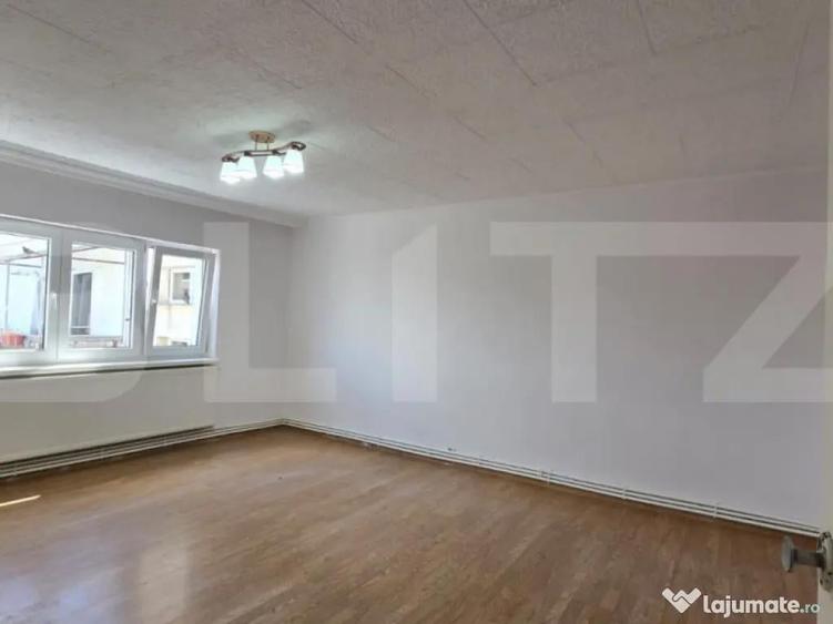 Apartament de vanzare, cu 3 camere, 76 mp, zona Micro 17 - 4