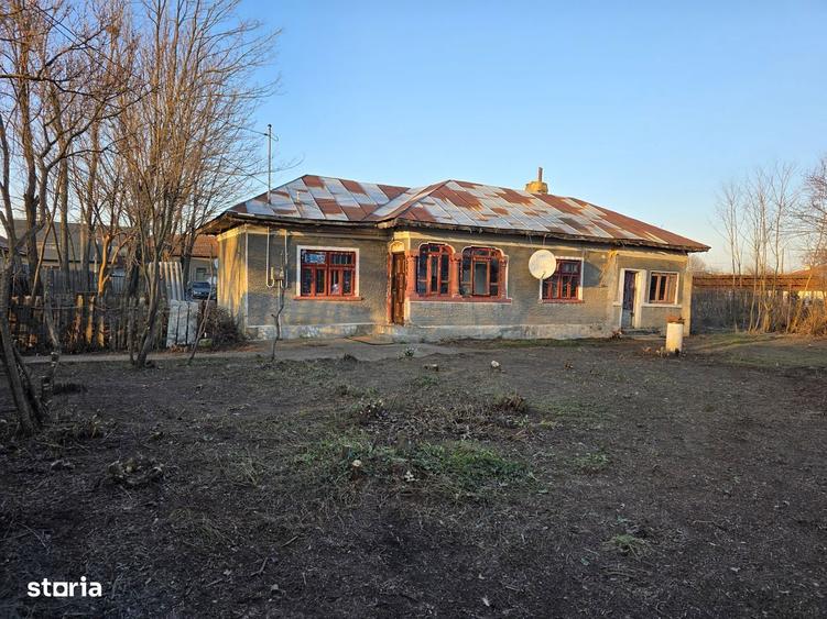 Casa batraneasca 74mp si curte 1080 mp intravilan com Branistea Titu - 2