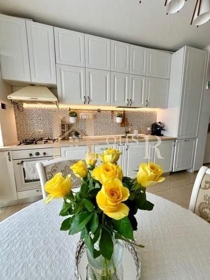 Apartament cu 2 camere decomandat, mobilat în Girocului