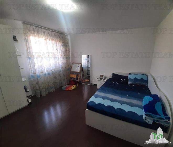 Casa spatioasa cu 8 camere si teren de 801 mp - ideala pentru 2 familii - 15