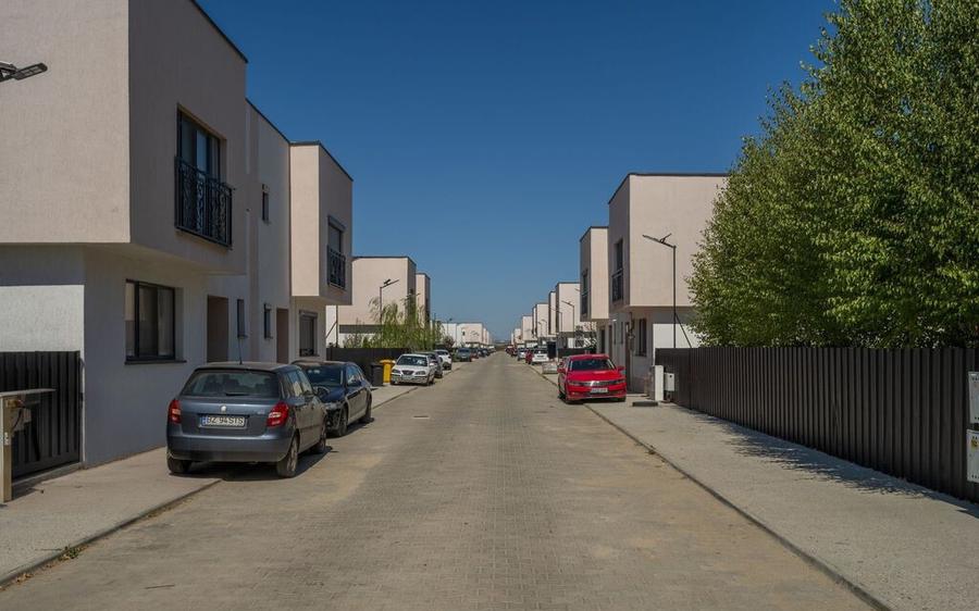 Casa cu Mesteceni! Complex Lalelelor Domne?ti - 1