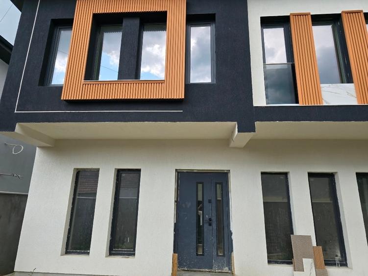 Casă individuală cu 4 camere cu Teren 260 Mp în Central