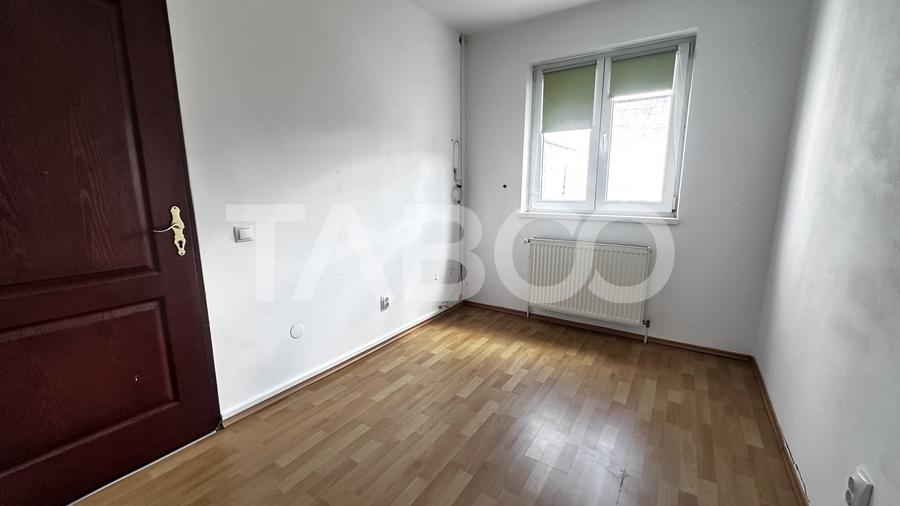 Apartament de vanzare decomandat 3 camere 50 mpu cu balcon Cisnadie - 5