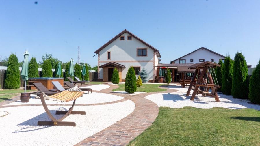 Complex Comercial de Lux –  3 Vile, Salon Evenimente și 2 Piscine - 9