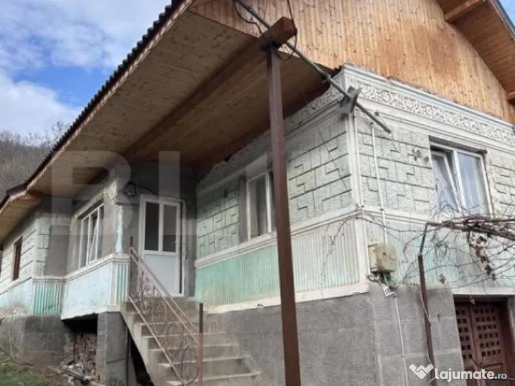 Casa cu 3 camere, zona Isvarna - 9