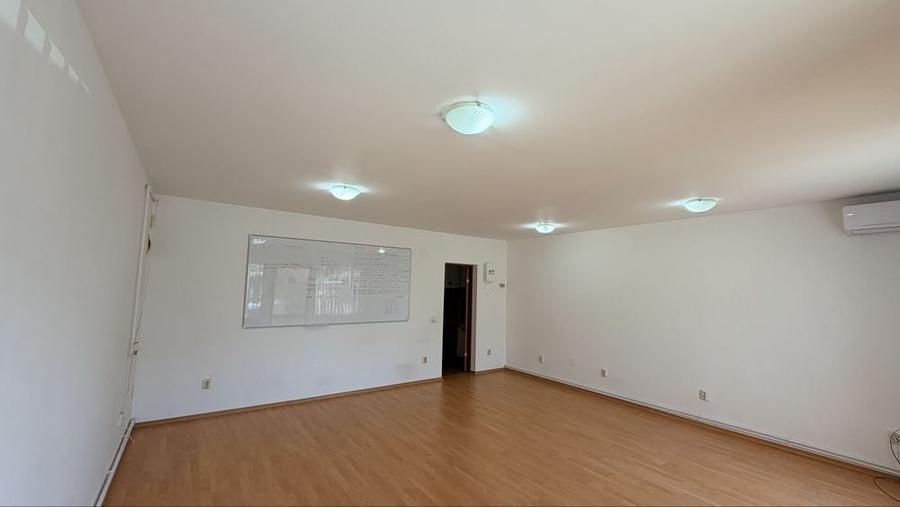 Spațiu comercial, de 45 mp, în Central