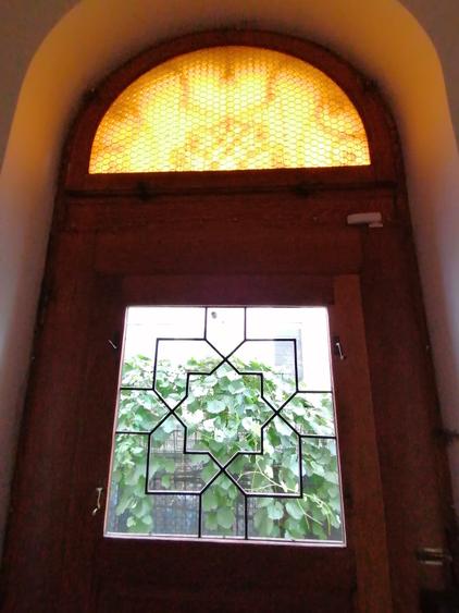 Piata Unirii - Calea Calarasilor - Mantuleasa parter de vila elegant si curte - 4