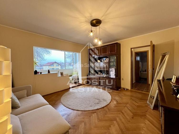 Apartament cu 3 camere semidecomandat, mobilat în Simion Bărnuțiu