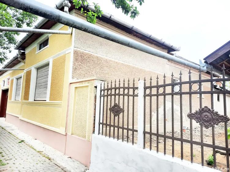 Casa din caramida, cu 3 camere ?i garaj in curte, in zona centrala - 4