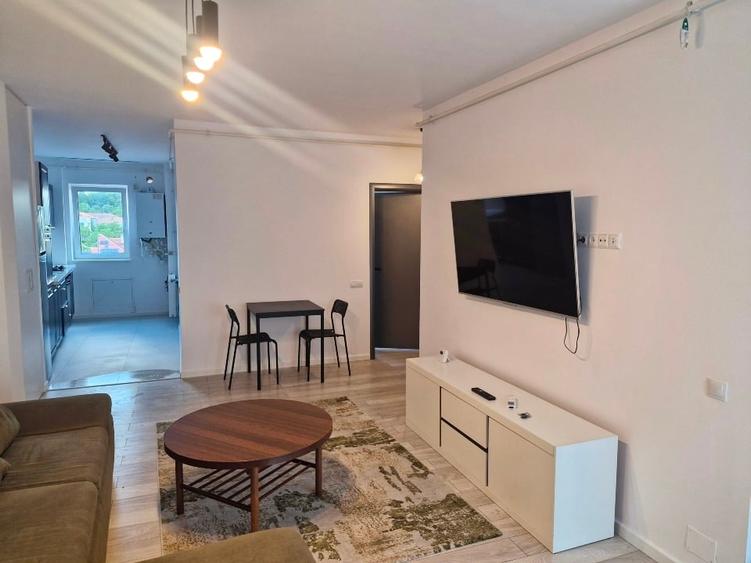 Propietar inchiriez ap2 camere strada Traian 58-62, 600 euro - 1