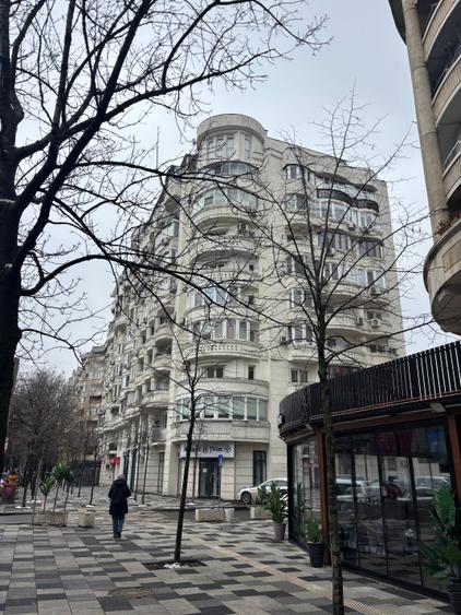 Piata ALBA IULIA,stradal pe DECEBAL in proximitatea Bulevardului UNIRII,MONOLIT - 1