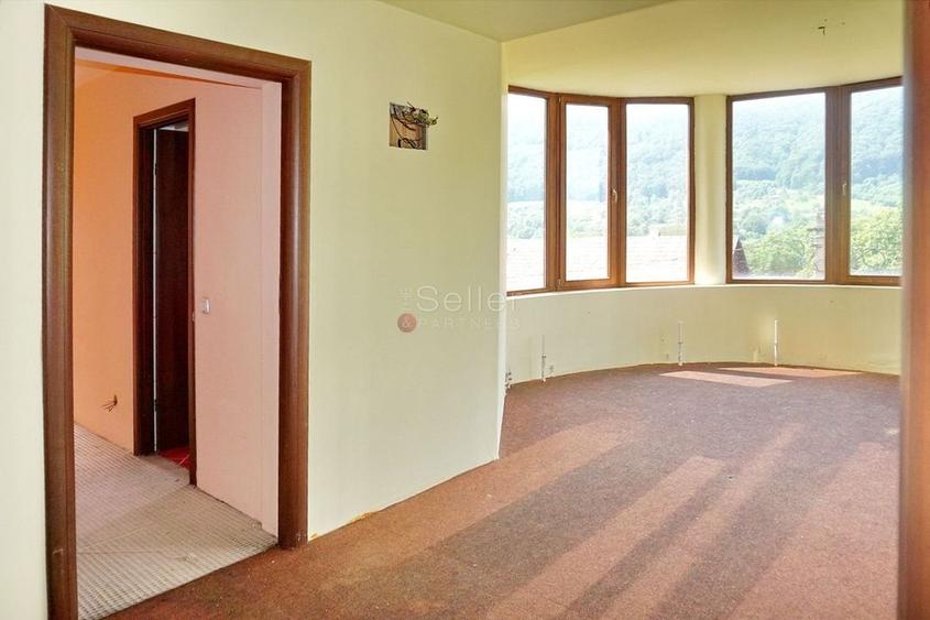 Investitie Pensiune 12 camere - 11