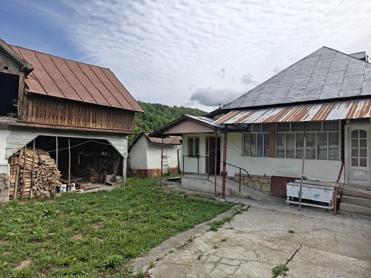 De vanzare teren cu casa in Slanic Moldova - 3