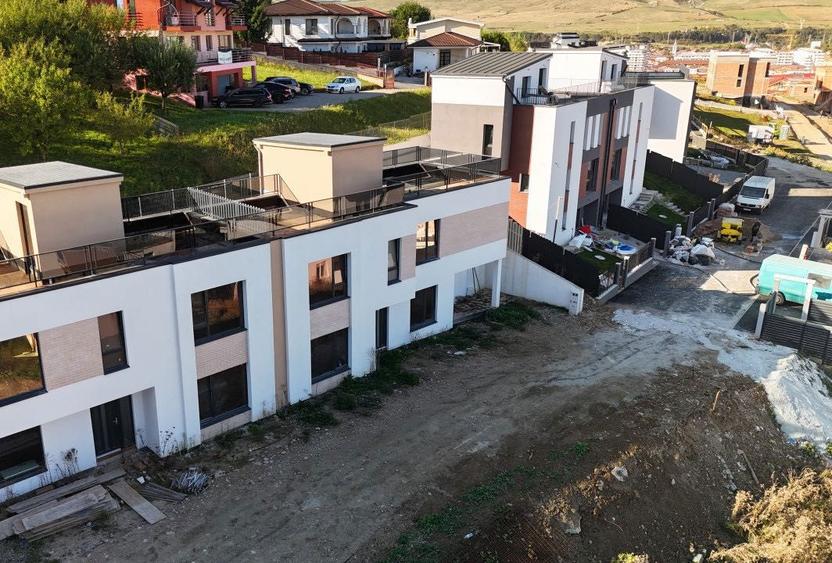 Duplex modern cu terasa si curte Floresti, zona Cetatii - 1
