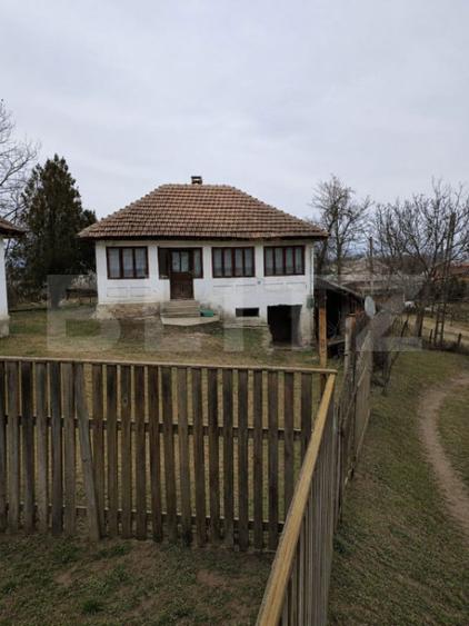 Casa de vanzare, 131 mp + teren de 1.243 mp - Pociovalistea - 2
