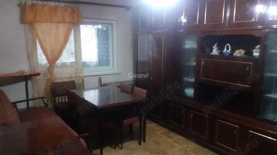 Apartament cu trei camere,zona ultracentrala, disponibil Apartament cu trei camere,zona ultracentrala, disponibil