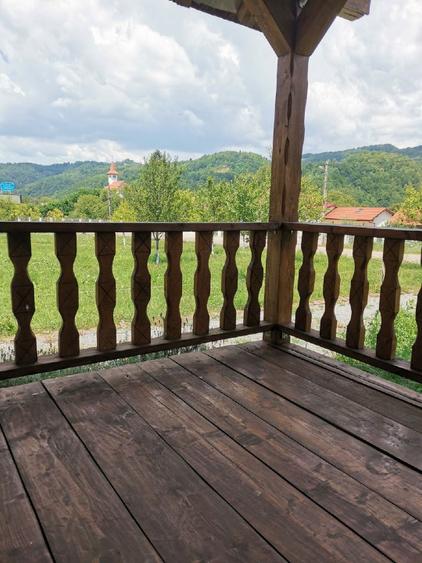 Vând casa  cu teren in com. Buces, sat Stanija, jud. Hunedoara - 2